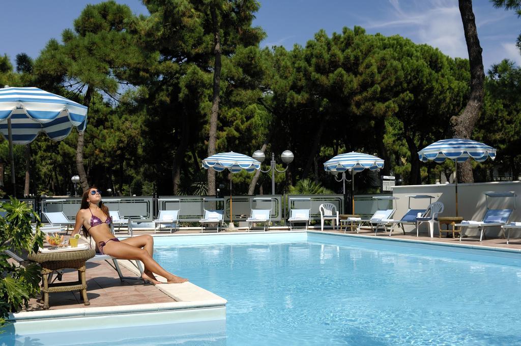 Hotel Imperiale ميلانو ماريتيما المظهر الخارجي الصورة