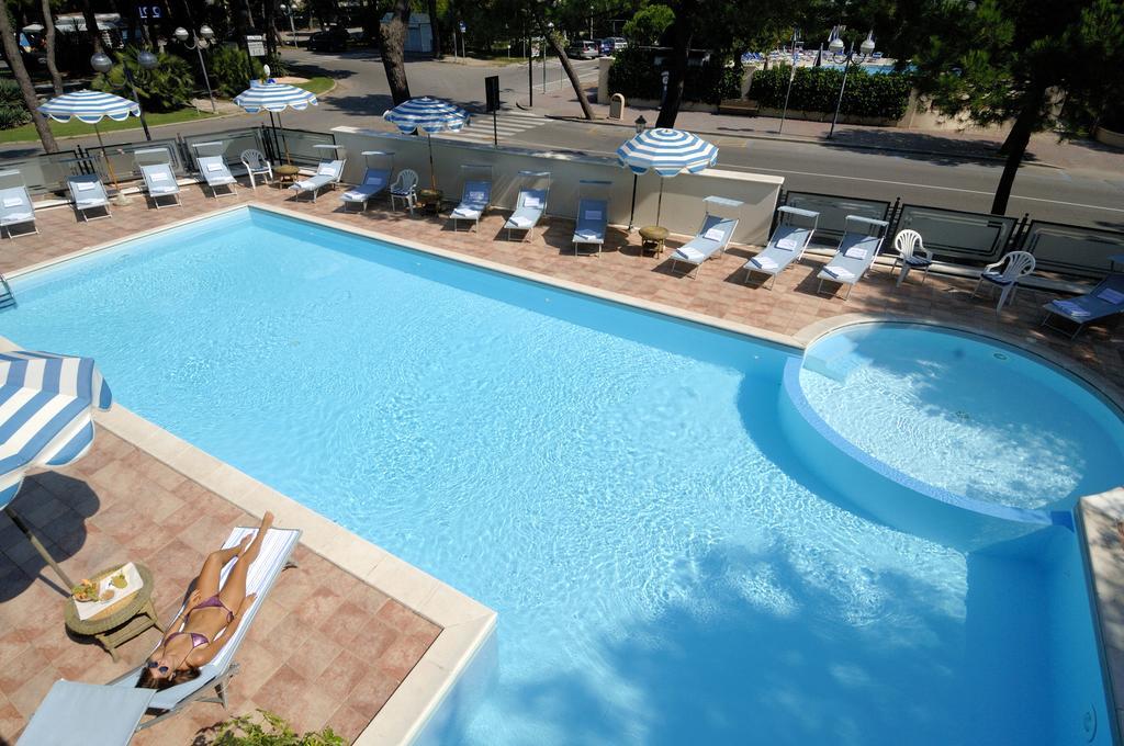 Hotel Imperiale ميلانو ماريتيما المظهر الخارجي الصورة